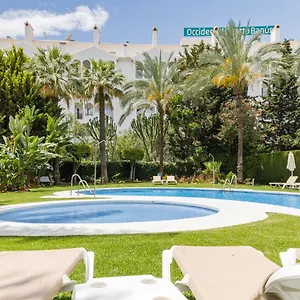 Luxury 2 Bedroom In Puerto Banús, Parking&pool , Marbella España